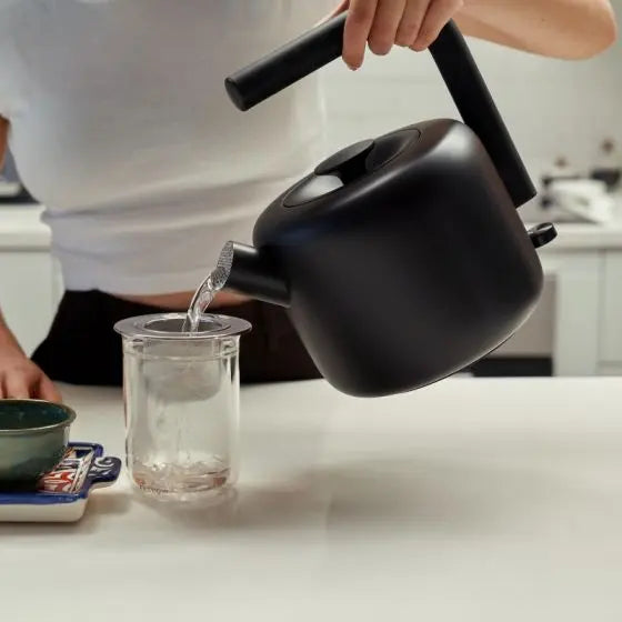 
                  
                    Fellow Clyde Electric Tea Kettle The Wood Roaster
                  
                